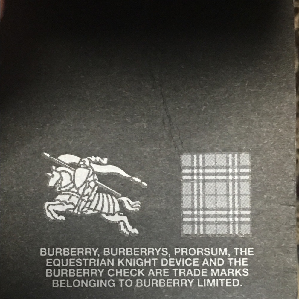 Burberry Purse - Picture 3 of 8